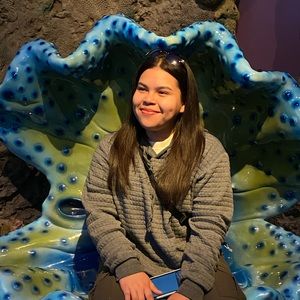 Meet your Posher, Adilene